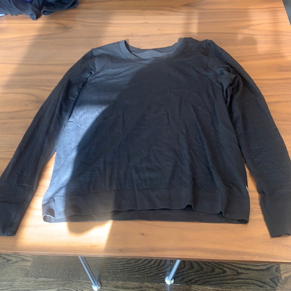 Lulu lemon swiftly tech long sleeved shirt